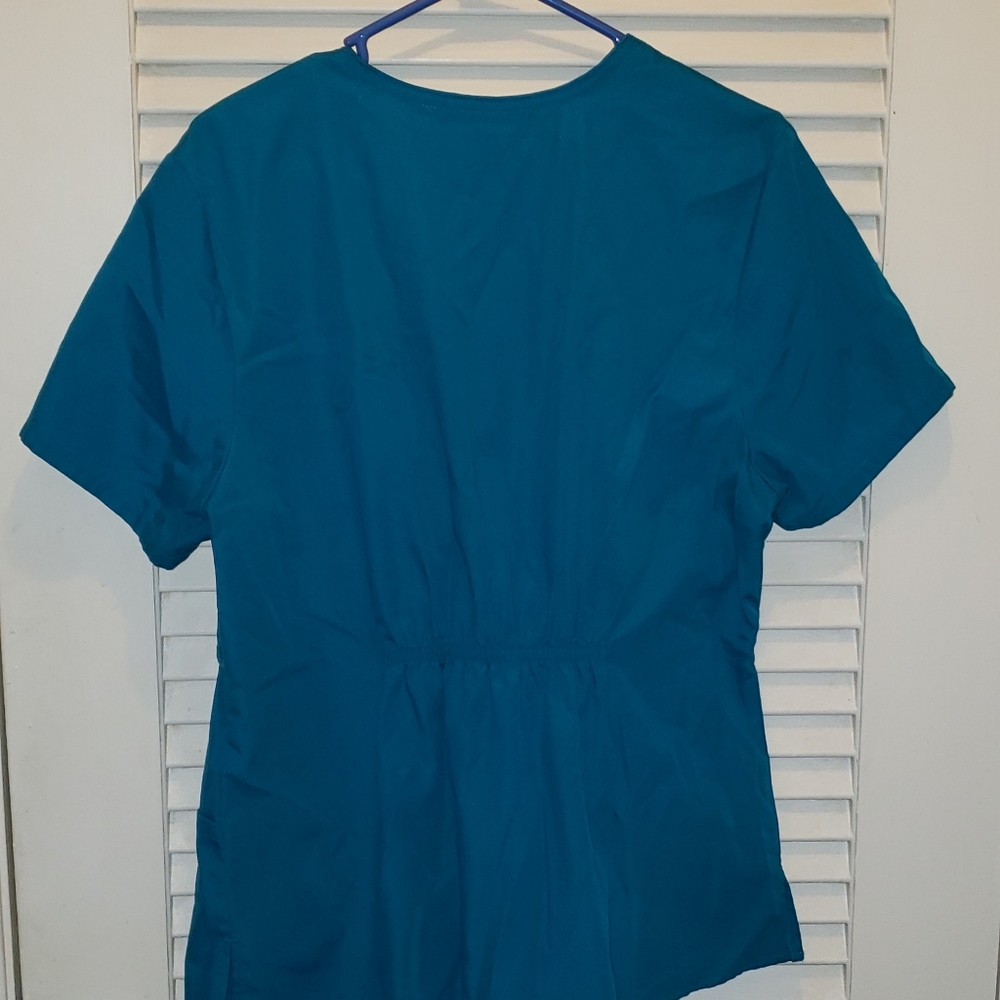 Scrub top - Picture 3 of 5